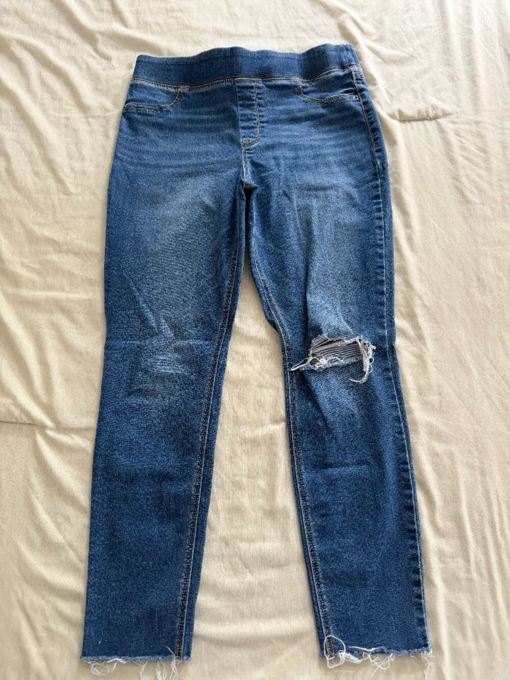 Old Navy Rockstar Super Skinny Jeggings Mid Rise - Size 12